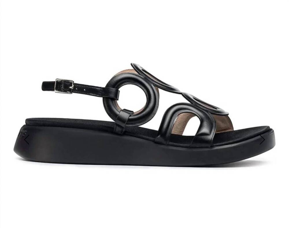 NEW WONDERS women's aise sandal in negro